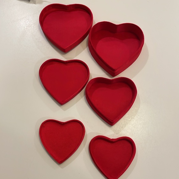 Red heart nesting boxes set of 3 - Picture 2 of 6